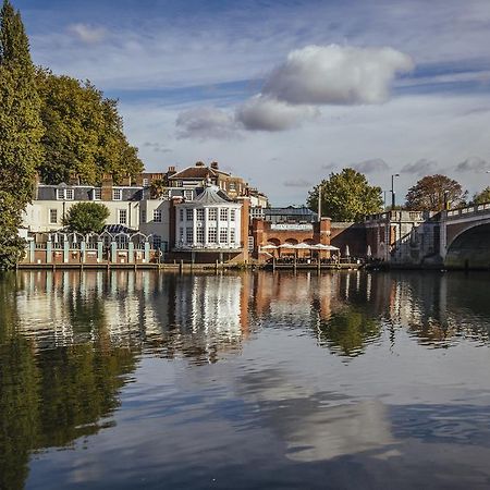 The Mitre, Hampton Court Hotell Kingston upon Thames  Eksteriør bilde The River Wey at Farnham