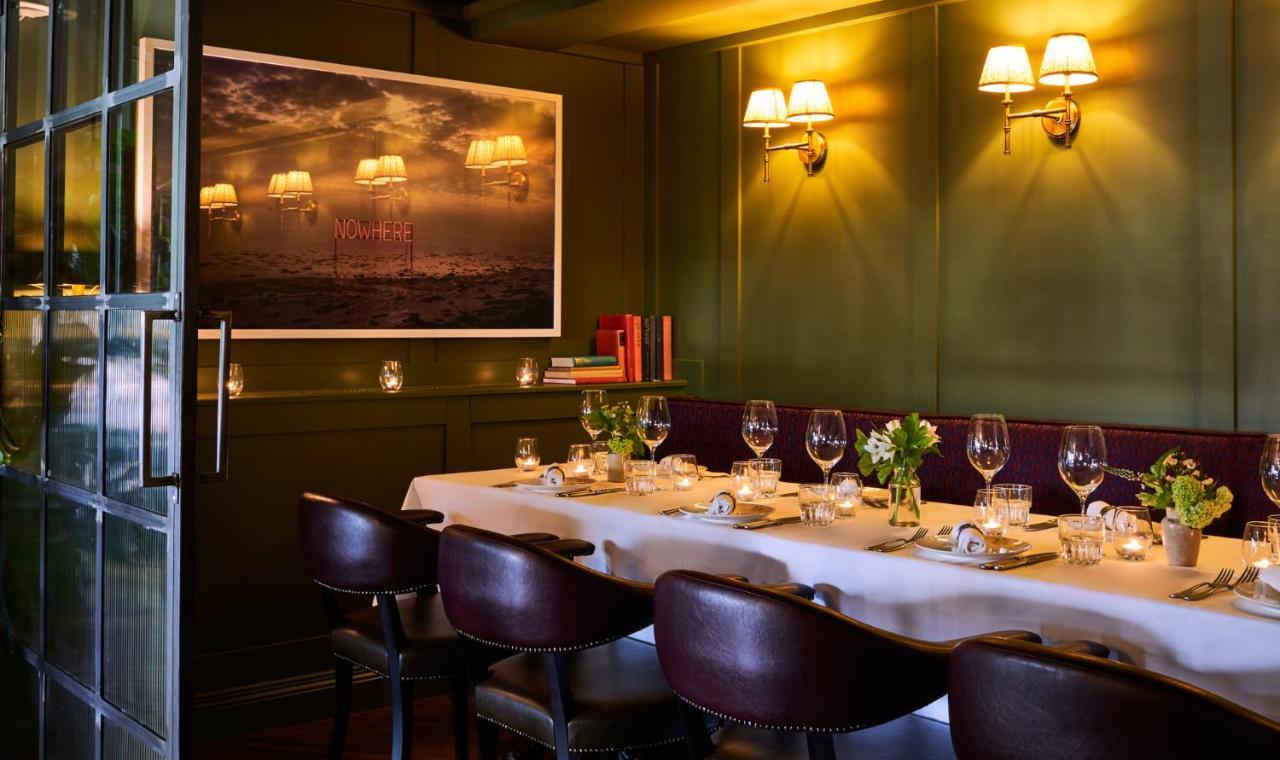 The Mitre, Hampton Court Hotell Kingston upon Thames  Eksteriør bilde The private dining room at the restaurant