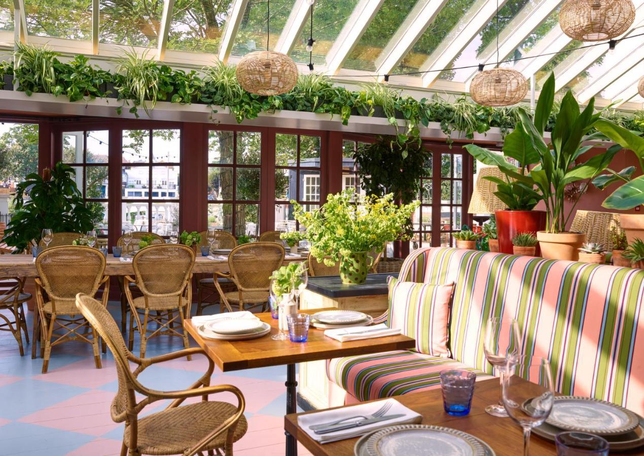 The Mitre, Hampton Court Hotell Kingston upon Thames  Eksteriør bilde Interior of the restaurant