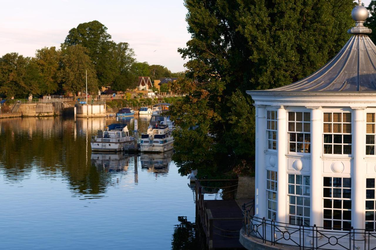 The Mitre, Hampton Court Hotell Kingston upon Thames  Eksteriør bilde The River Wey at Farnham