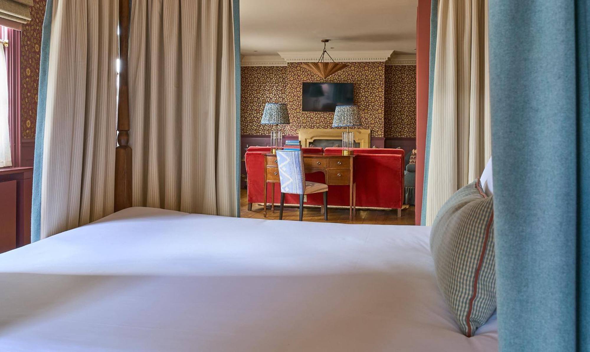 The Mitre, Hampton Court Hotell Kingston upon Thames  Eksteriør bilde A room at the hotel