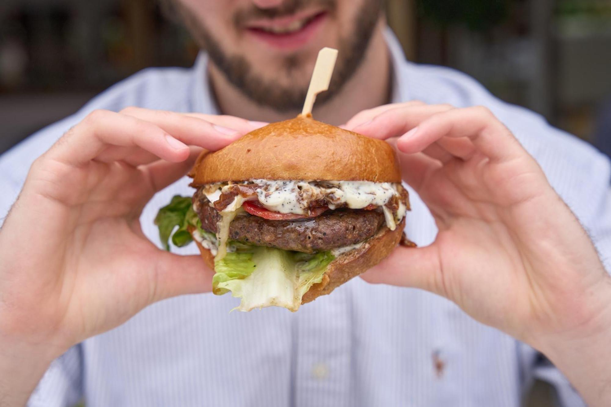 The Mitre, Hampton Court Hotell Kingston upon Thames  Eksteriør bilde A burger