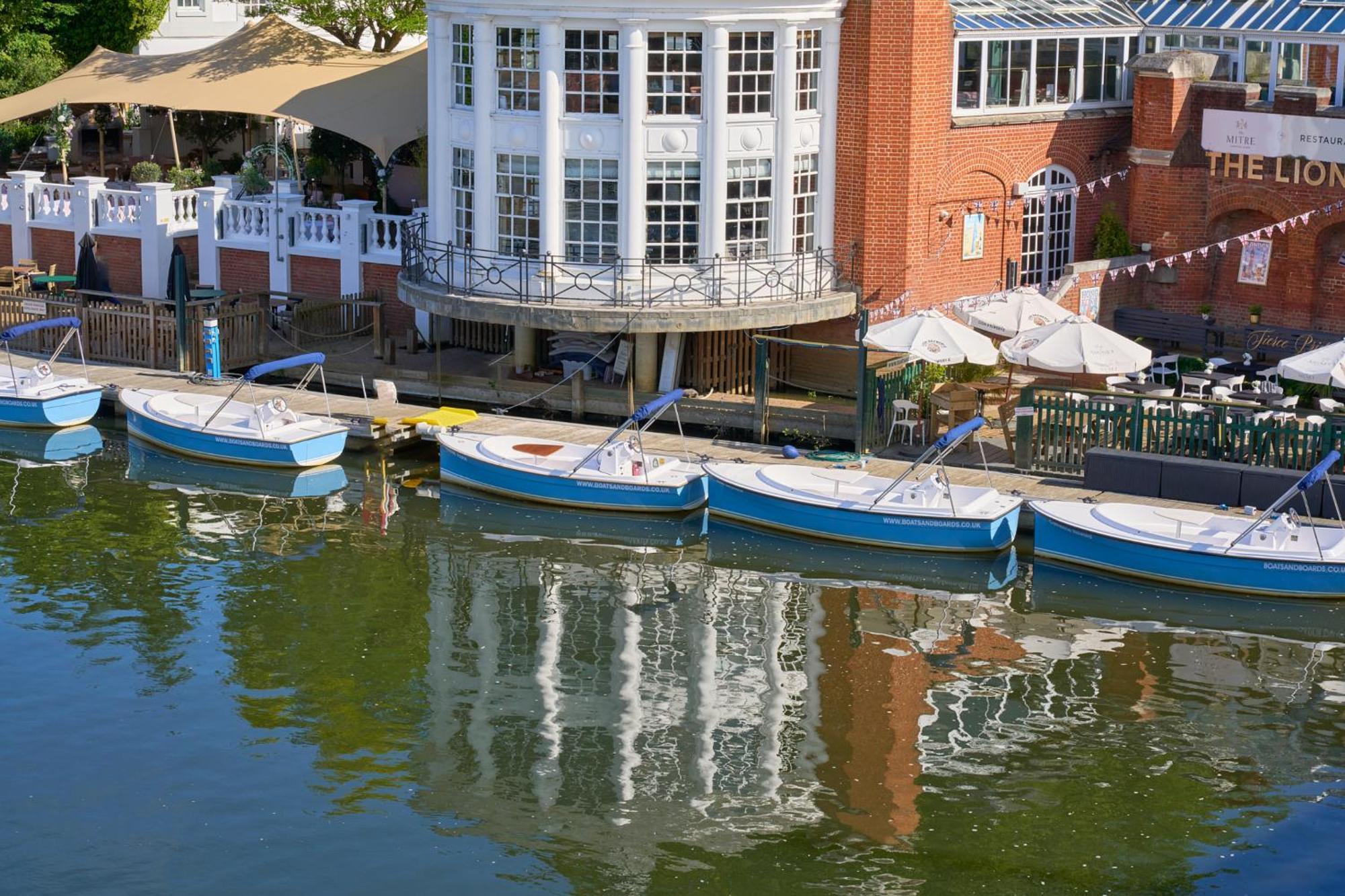 The Mitre, Hampton Court Hotell Kingston upon Thames  Eksteriør bilde The River Restaurant