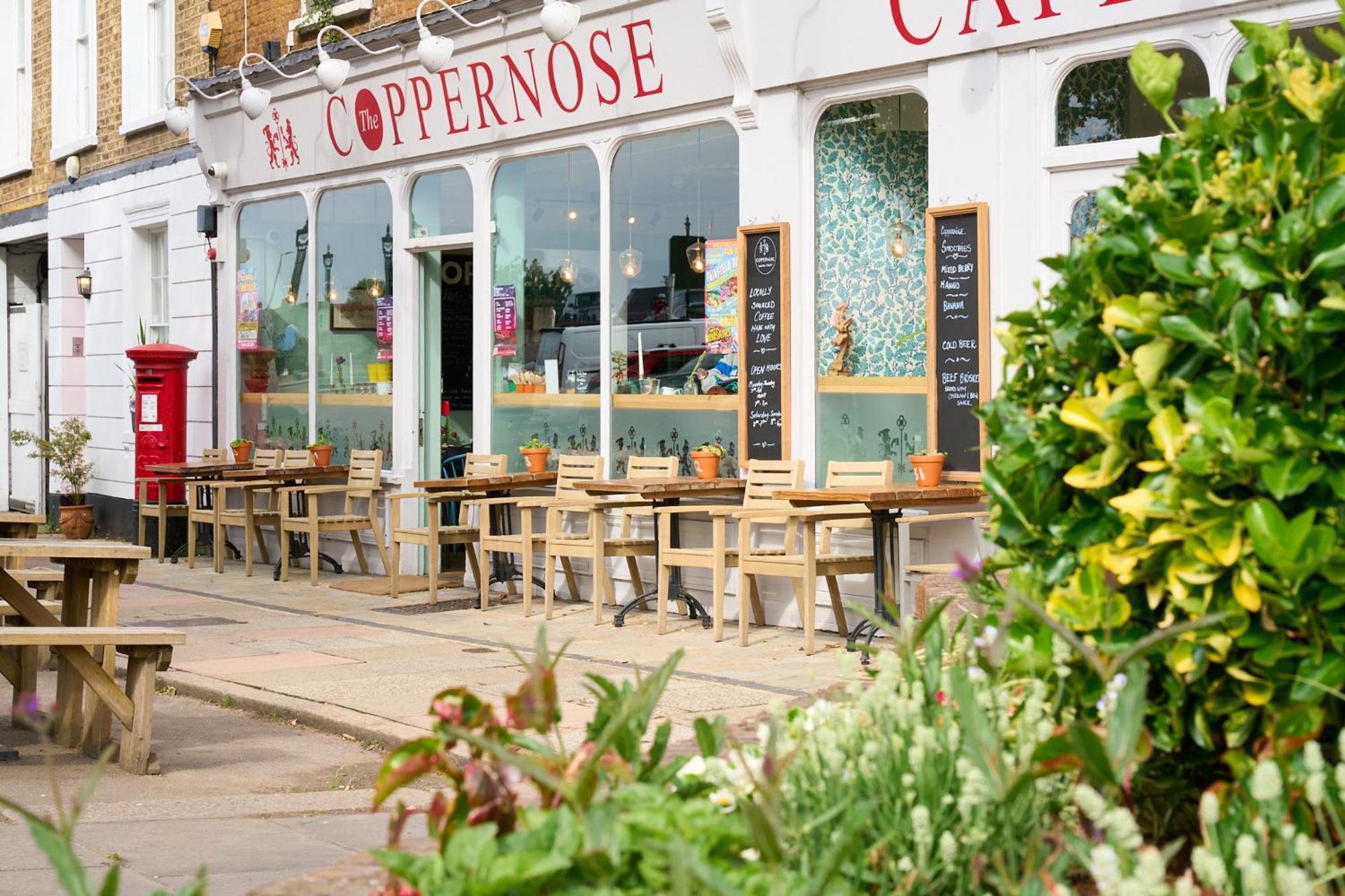 The Mitre, Hampton Court Hotell Kingston upon Thames  Eksteriør bilde The Coppernose Cafe